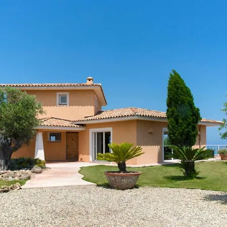 Villa Luxueuse 6 Chambres Avec Piscine Chauffee , Vue Mer , Plage 3 Mn Sari-Solenzara