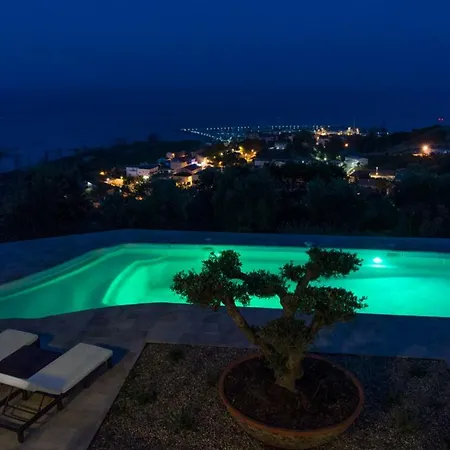 Luxueuse 6 Chambres Avec Piscine Chauffee , Vue Mer , Plage 3 Mn Villa