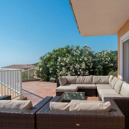 Villa Luxueuse 6 Chambres Avec Piscine Chauffee , Vue Mer , Plage 3 Mn